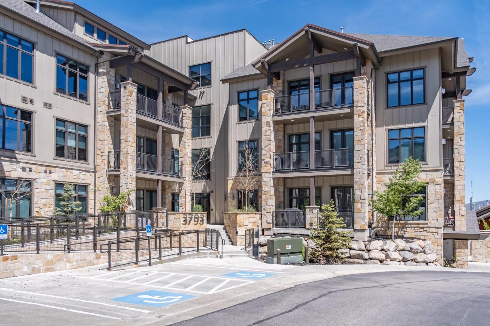 Blackstone Luxury 2Br, Walk To Skiing At Cabriolet, Mountain View, Shared Pool And Hot Tub, Gym Park Stadt Exterior foto