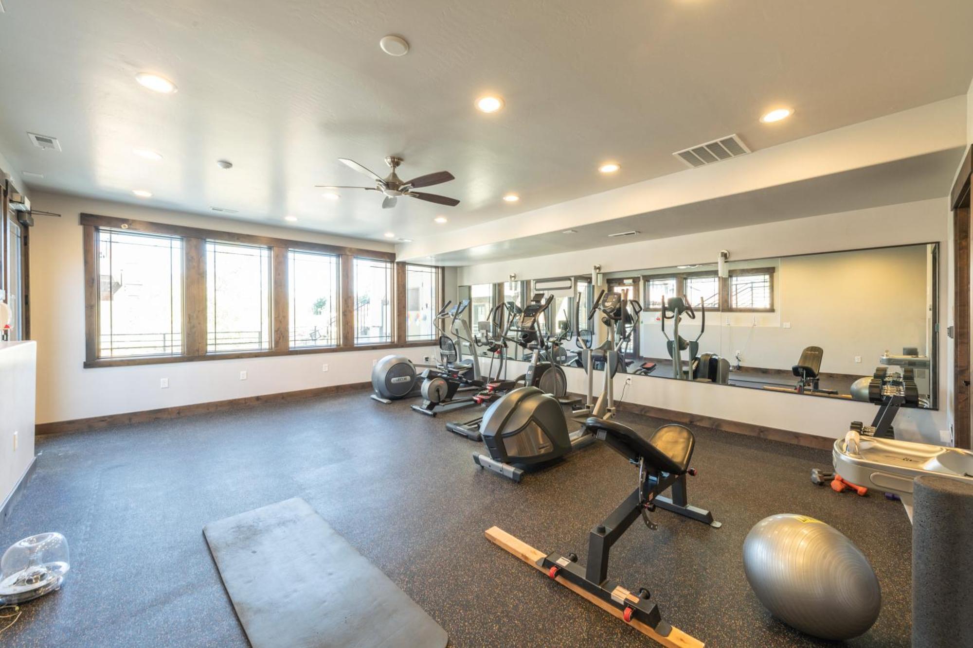 Blackstone Luxury 2Br, Walk To Skiing At Cabriolet, Mountain View, Shared Pool And Hot Tub, Gym Park Stadt Exterior foto