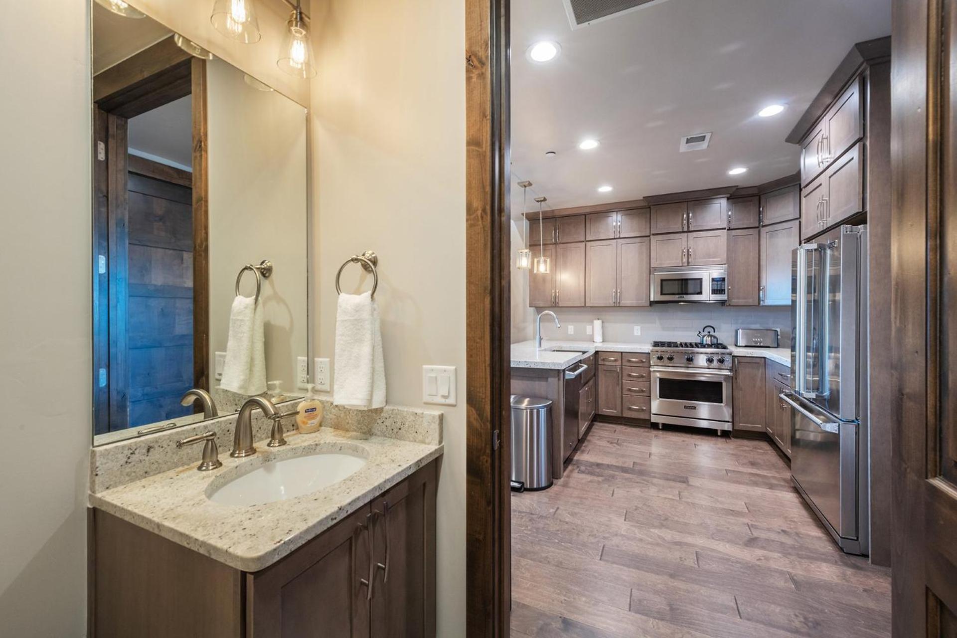 Blackstone Luxury 2Br, Walk To Skiing At Cabriolet, Mountain View, Shared Pool And Hot Tub, Gym Park Stadt Exterior foto
