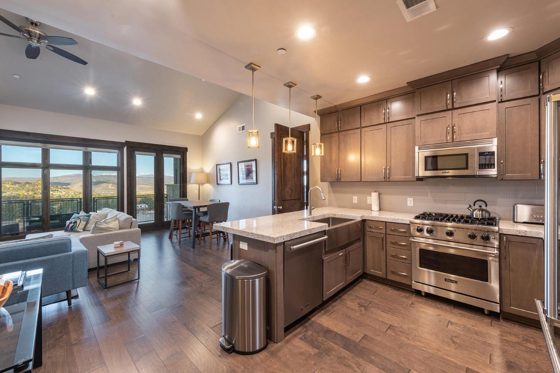 Blackstone Luxury 2Br, Walk To Skiing At Cabriolet, Mountain View, Shared Pool And Hot Tub, Gym Park Stadt Exterior foto